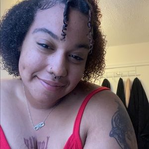 Meet your Posher, Denise